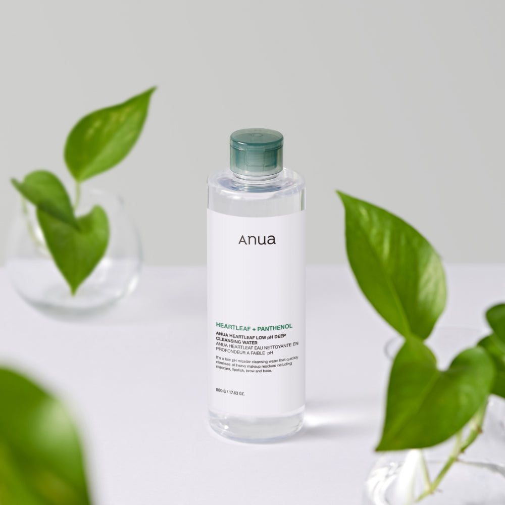 Imagem de Anua Heartleaf 87 Low pH Deep Cleansing Water, com fórmula vegana e calmante, ideal para remover impurezas de pele sensível.