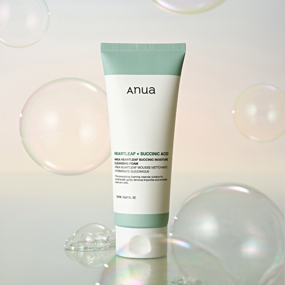 Imagem de Anua Heartleaf Succinic Moisture Cleansing Foam, com fórmula vegana e limpeza suave, ideal para pele oleosa e sensível.