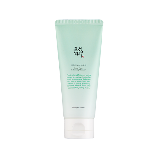 Imagem de Beauty of Joseon Green Plum Refreshing Cleanser, um limpador facial vegano que utiliza extrato de ameixa verde para refrescar e purificar a pele, ideal para peles oleosas e mistas. Este gel de limpeza suave remove impurezas, maquiagem e excesso de oleosidade, deixando a pele limpa e revitalizada.