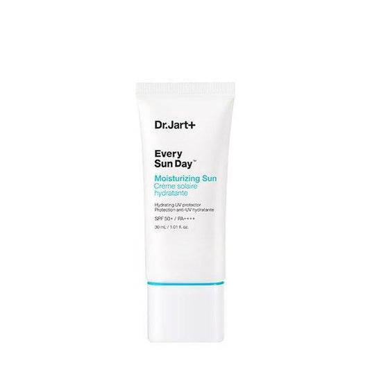 Imagem de Dr.Jart+ Every Sun Day Moisturizing Sun, com fórmula cruelty-free e FPS 50+, ideal para proteção solar diária e hidratação da pele. Este protetor solar leve hidrata profundamente, deixando a pele macia e protegida dos danos causados pelos raios UV. Indicado para todos os tipos de pele.