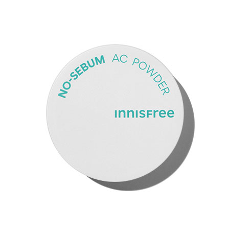 Imagem do Innisfree No Sebum Ac Powder, desenvolvido para controlar a oleosidade e minimizar imperfeições, deixando a pele com um acabamento suave e matte. Ideal para peles oleosas e mistas, proporcionando um toque leve e fresco que dura o dia inteiro, mantendo o rosto livre de brilho excessivo.